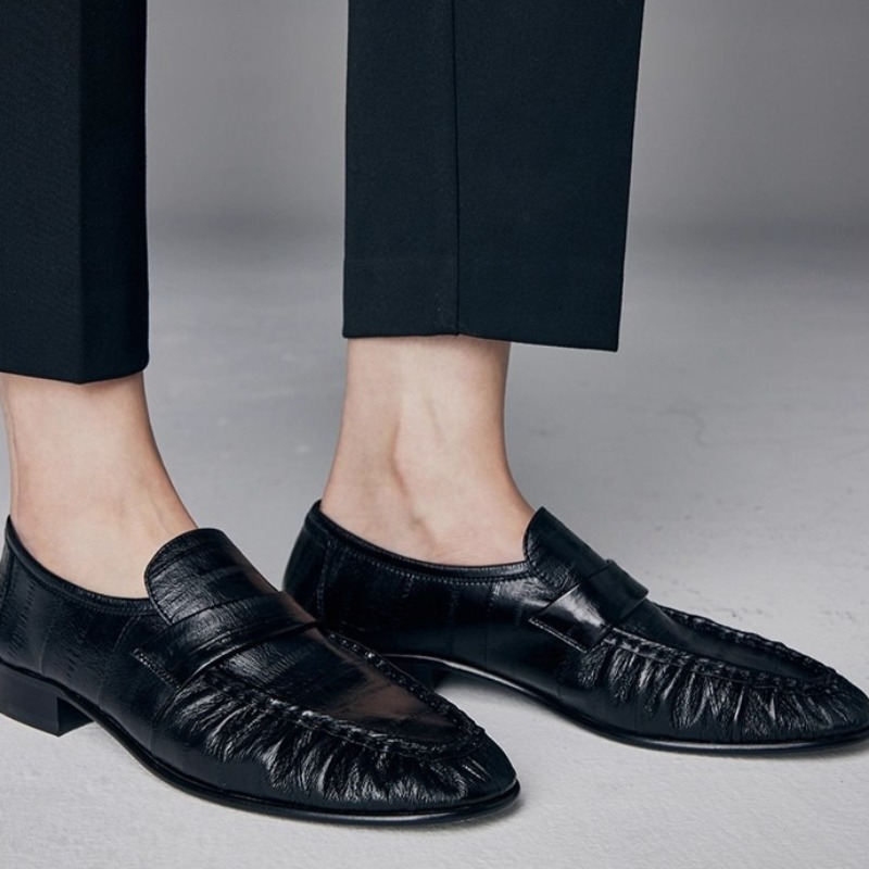 Luxury Women's Shoes New Handm - огляд і ціна Women Shoes Loafers